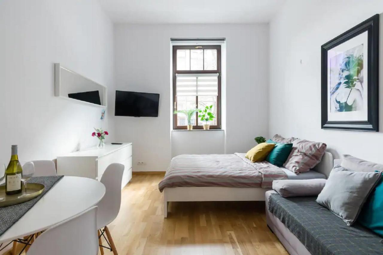Discover Krakow Apartments - 5 Borowickiej St - Studio Next To Opera And Unity Centre Kraków Exteriör bild