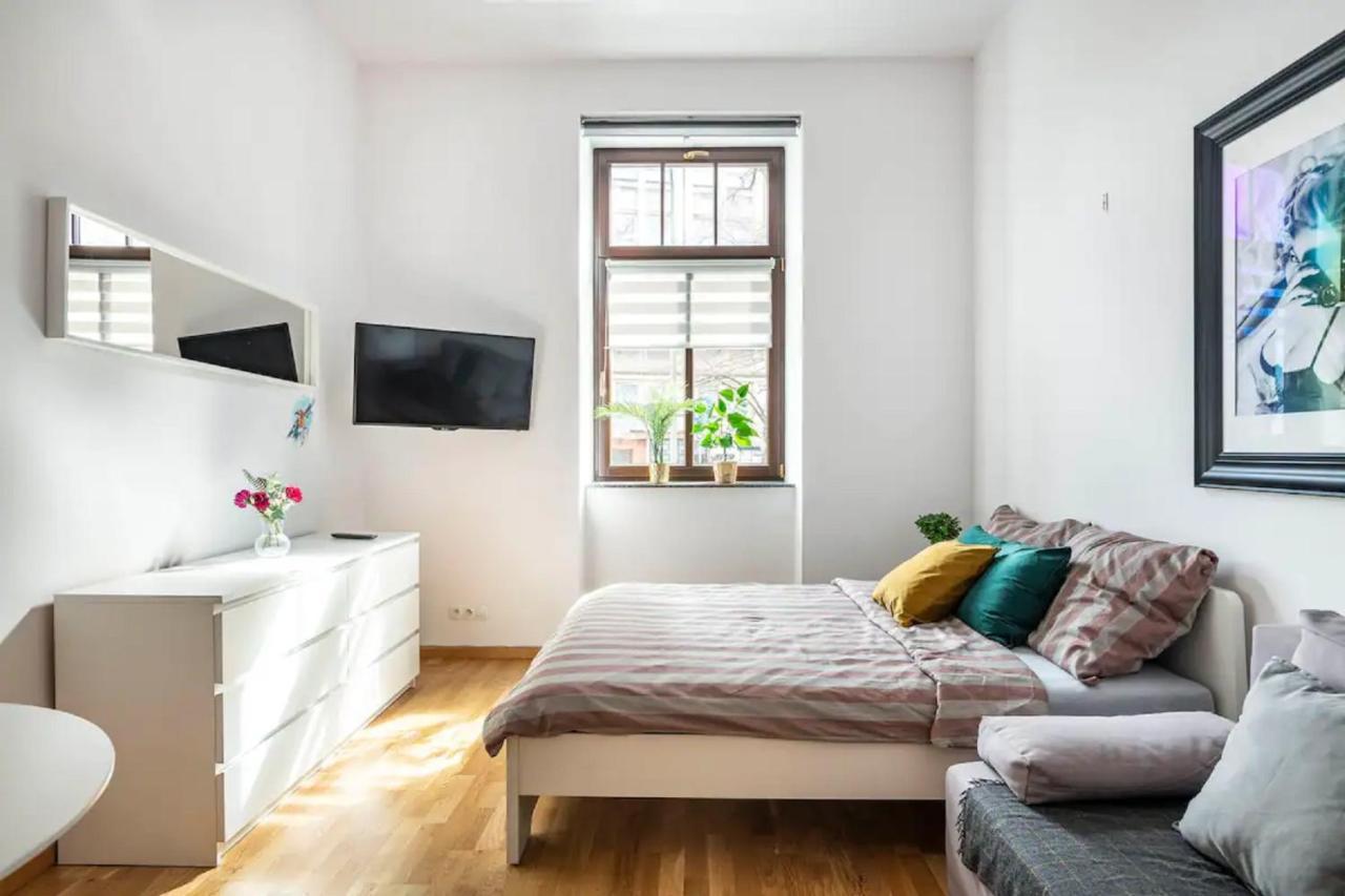 Discover Krakow Apartments - 5 Borowickiej St - Studio Next To Opera And Unity Centre Kraków Exteriör bild