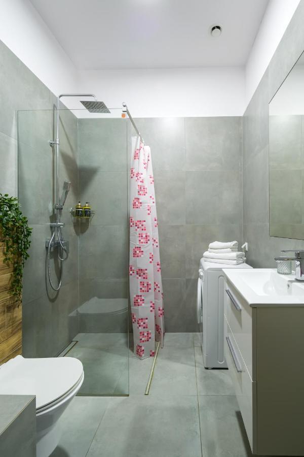 Discover Krakow Apartments - 5 Borowickiej St - Studio Next To Opera And Unity Centre Kraków Exteriör bild