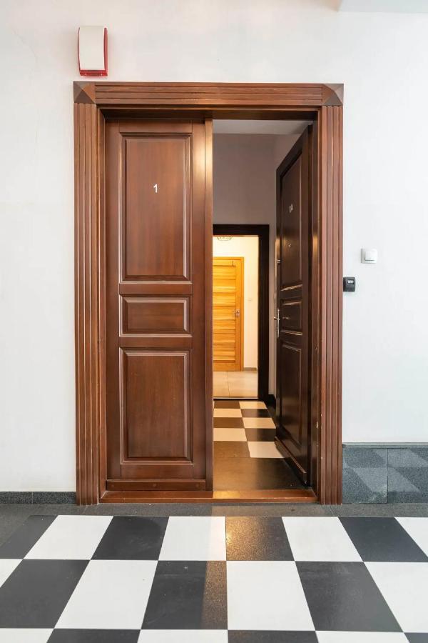 Discover Krakow Apartments - 5 Borowickiej St - Studio Next To Opera And Unity Centre Kraków Exteriör bild